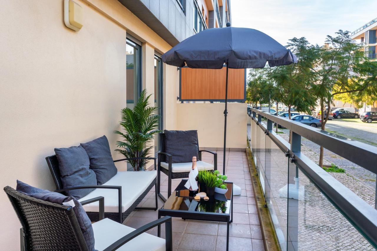 Privilege Naessens With Rooftop Pool, Village Marina - Olhao